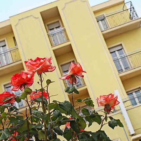 Hotel Villa Aurora 벨레지아아지마리나 외부 사진