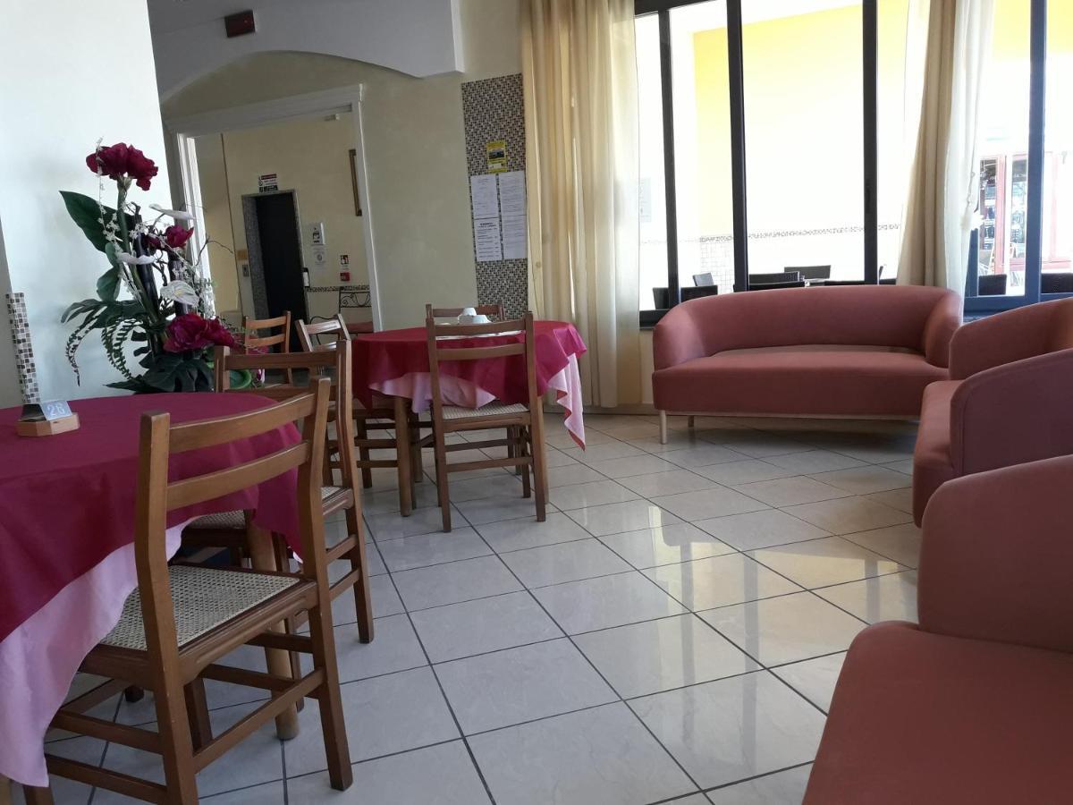 Hotel Villa Aurora 벨레지아아지마리나 외부 사진
